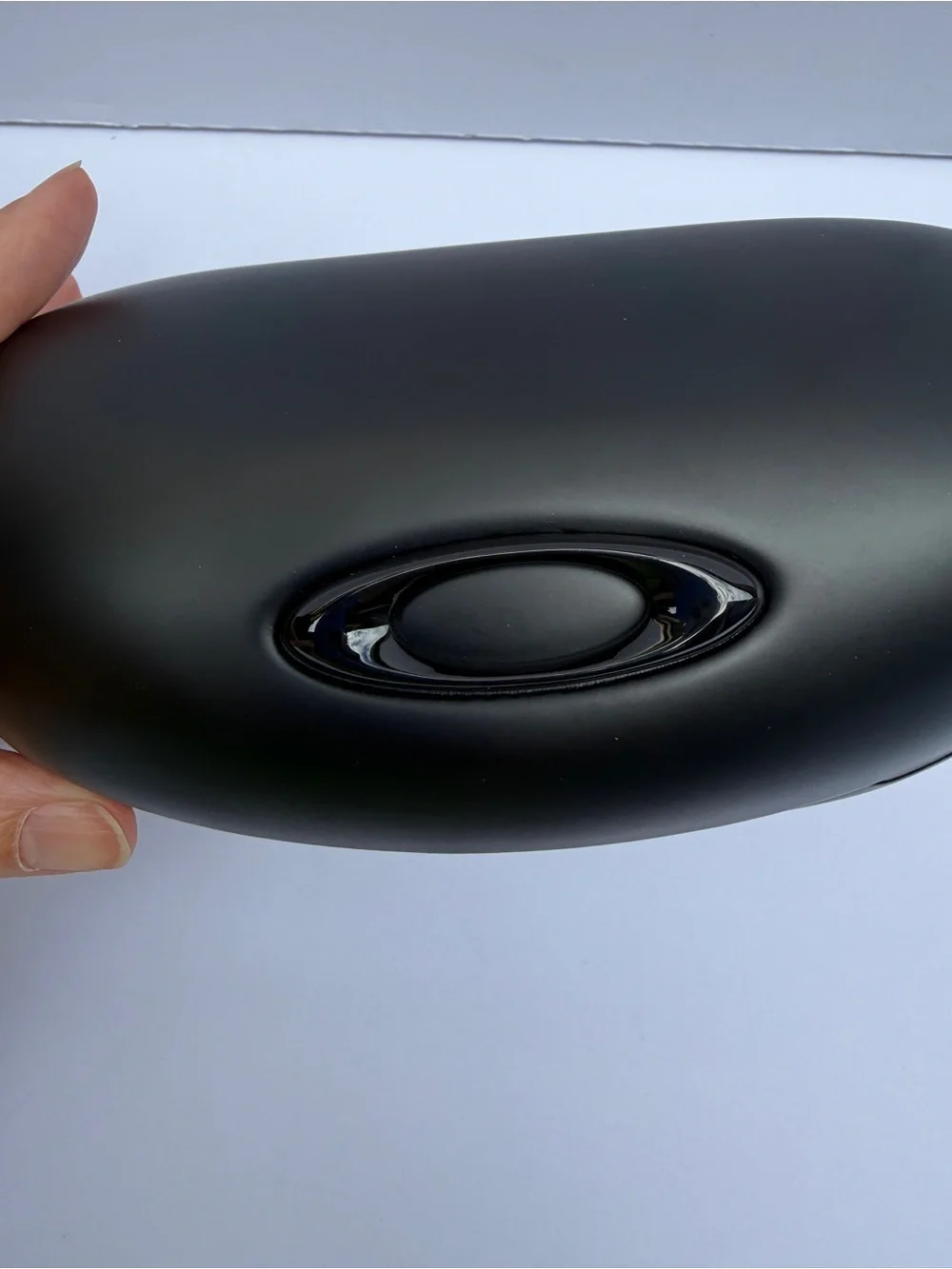 Oakley Matte Black Sunglasses Case w/twmple cables/strap NWbox no glasses.